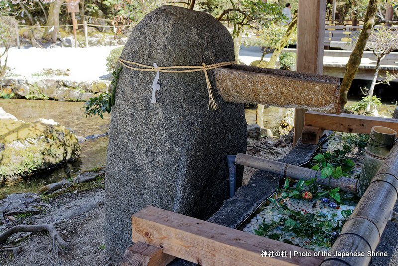 鴨っぽい手水舎