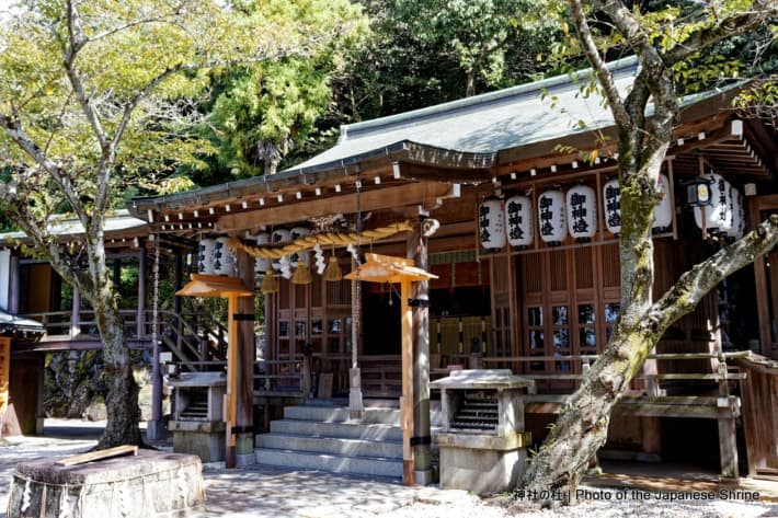 上之社・拝殿